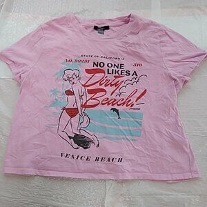 Women's juniors cropped tshirt size medium Forever 21